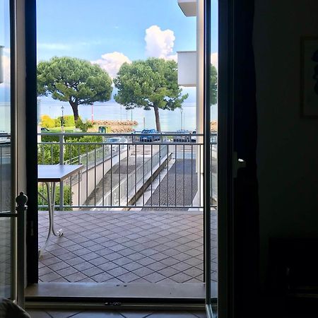 Casa Caterina Lake View Holidays Apartments Пескьера-дель-Гарда Номер фото